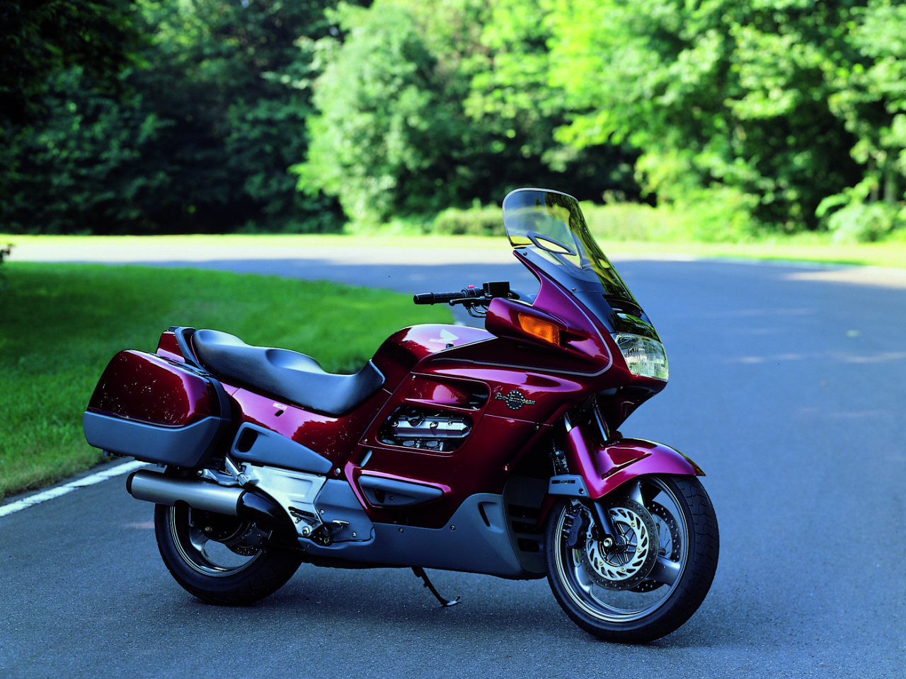 honda-st1100-paneuropean-1996-6.jpg